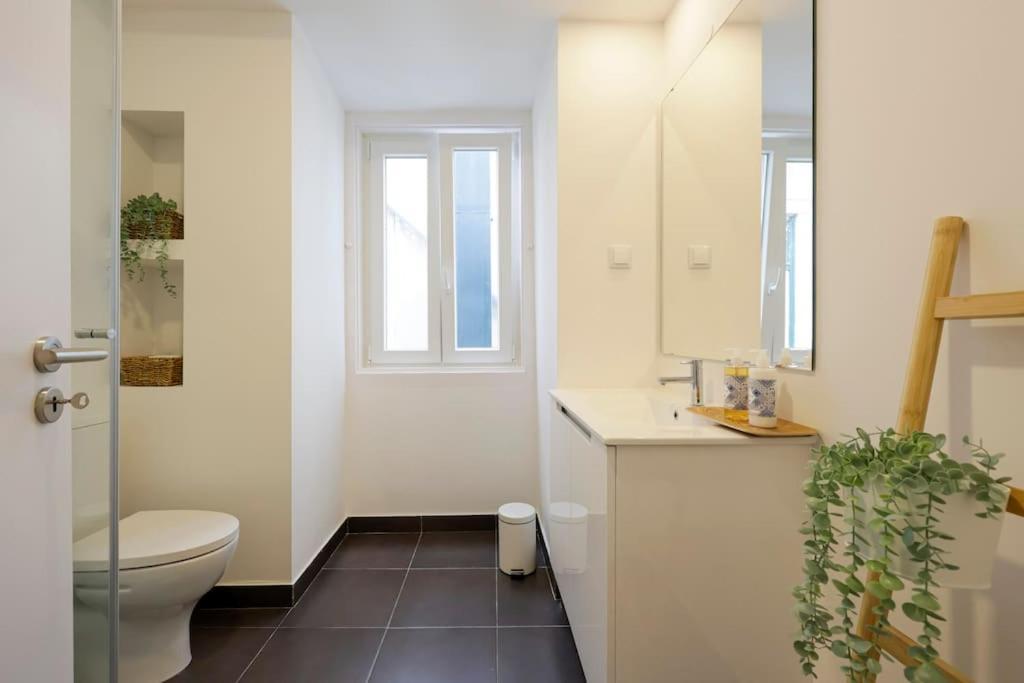 The Location In Downtown Apartment